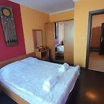 2 Gallery With Poolview Daire *