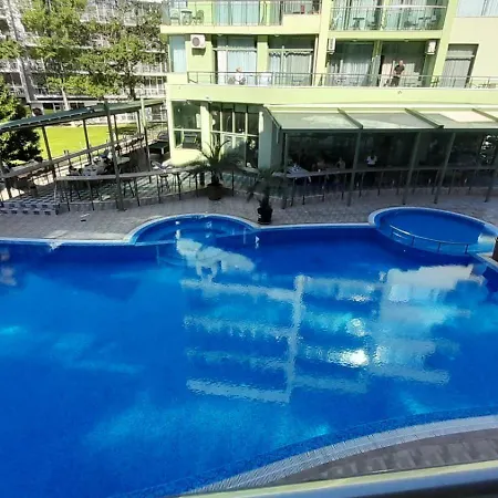 Apartment 2 Gallery With Poolview *