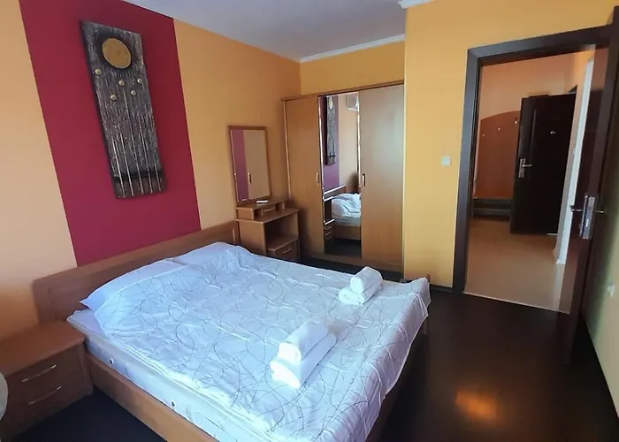 2 Gallery With Poolview Apartament *