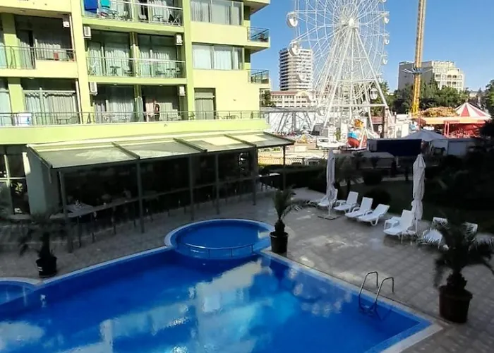 2 Gallery With Poolview Słoneczny Brzeg