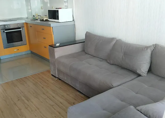 2 Gallery With Poolview *