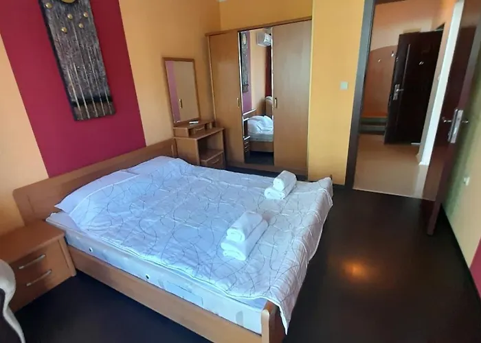 Apartament 2 Gallery With Poolview *