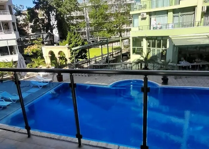 2 Gallery With Poolview Apartament