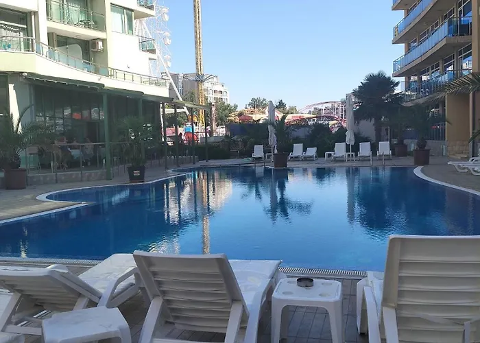 2 Gallery With Poolview Apartament *